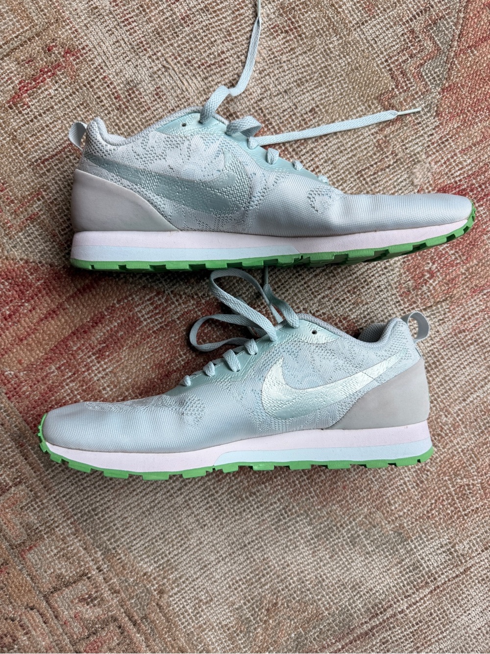 Nike Women's Mint/Green Low-Profile Running Sneakers